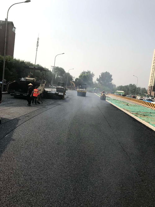 北京石灰粉灰碎石廠 瀝青路面施工的專業(yè)之道